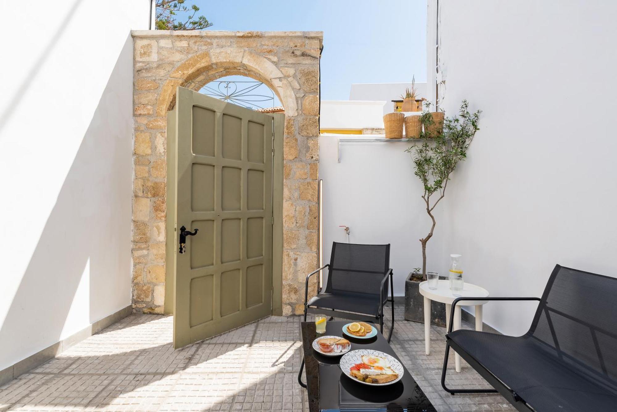 Aparthotel Lefka & Rhodes City